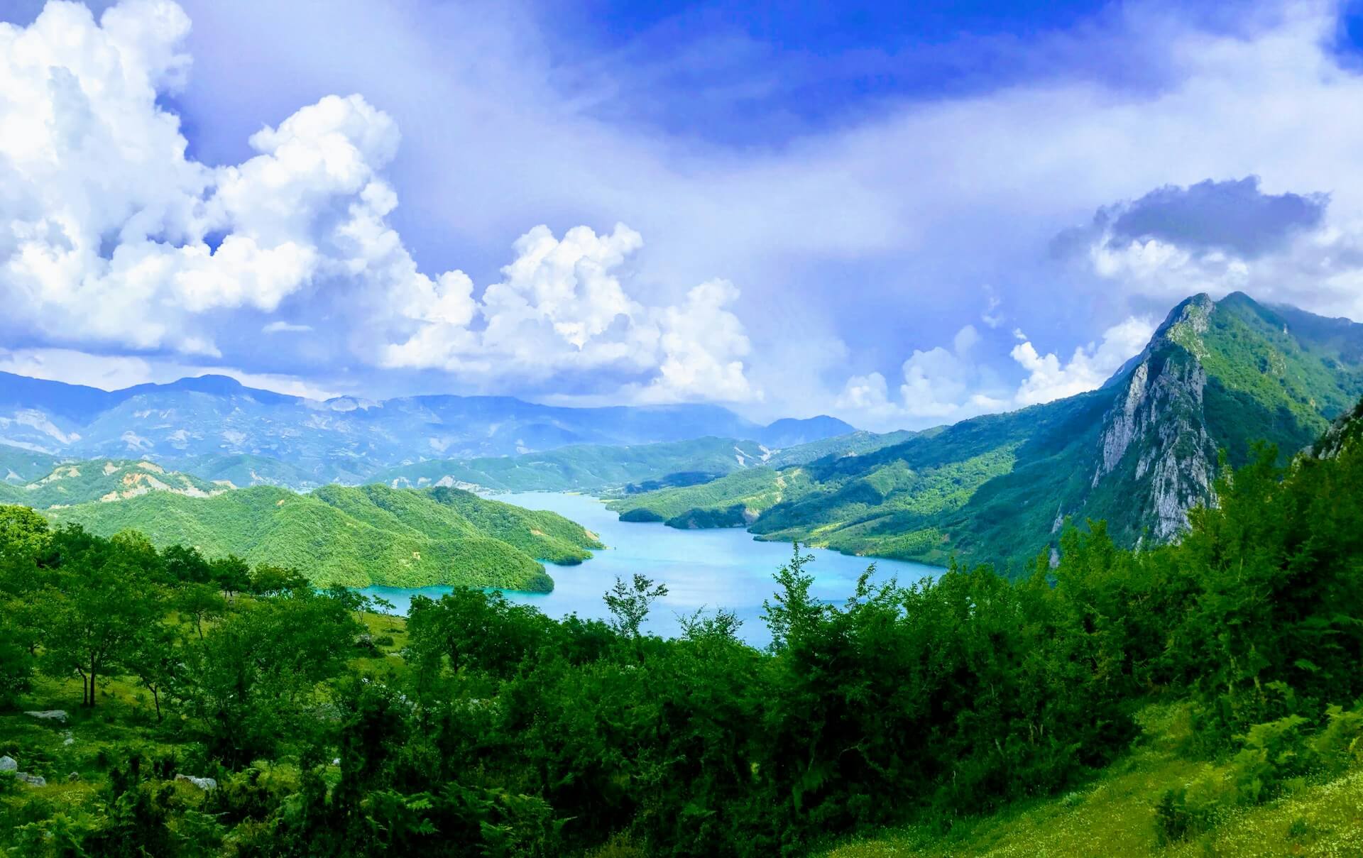 Albanija