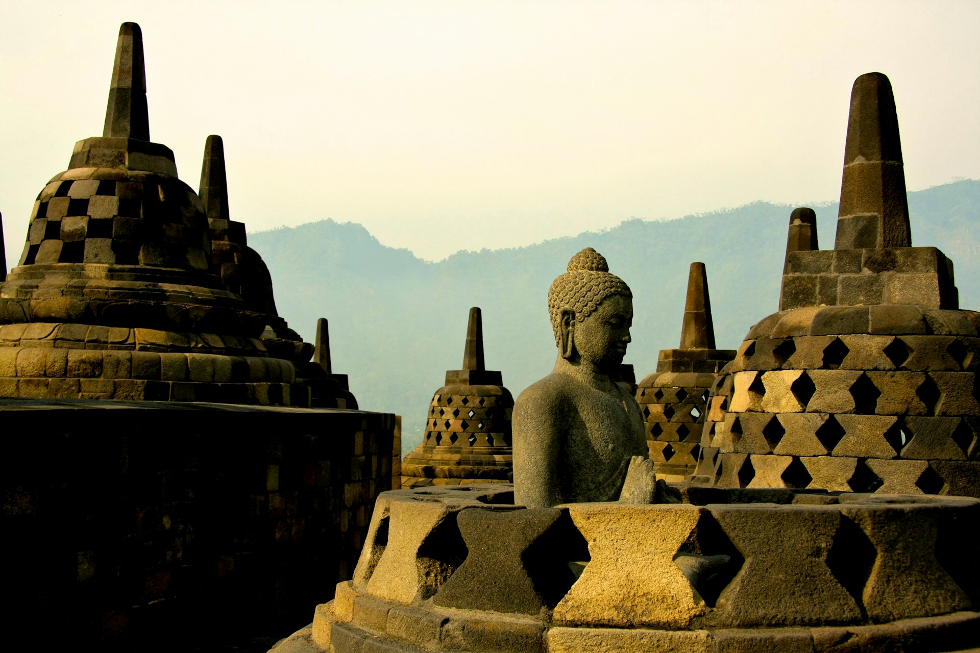 Indonezija